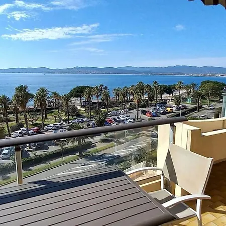 Vue Exceptionnelle-piscine Saint-Raphael (Var)