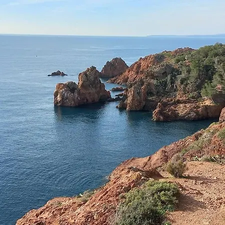 Apartament Vue Exceptionnelle-piscine Saint-Raphaël